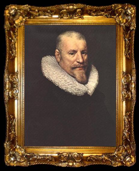 framed  Michiel Jansz. van Mierevelt Portrait of a Man, ta009-2